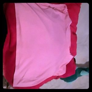 Cropped pink shirt